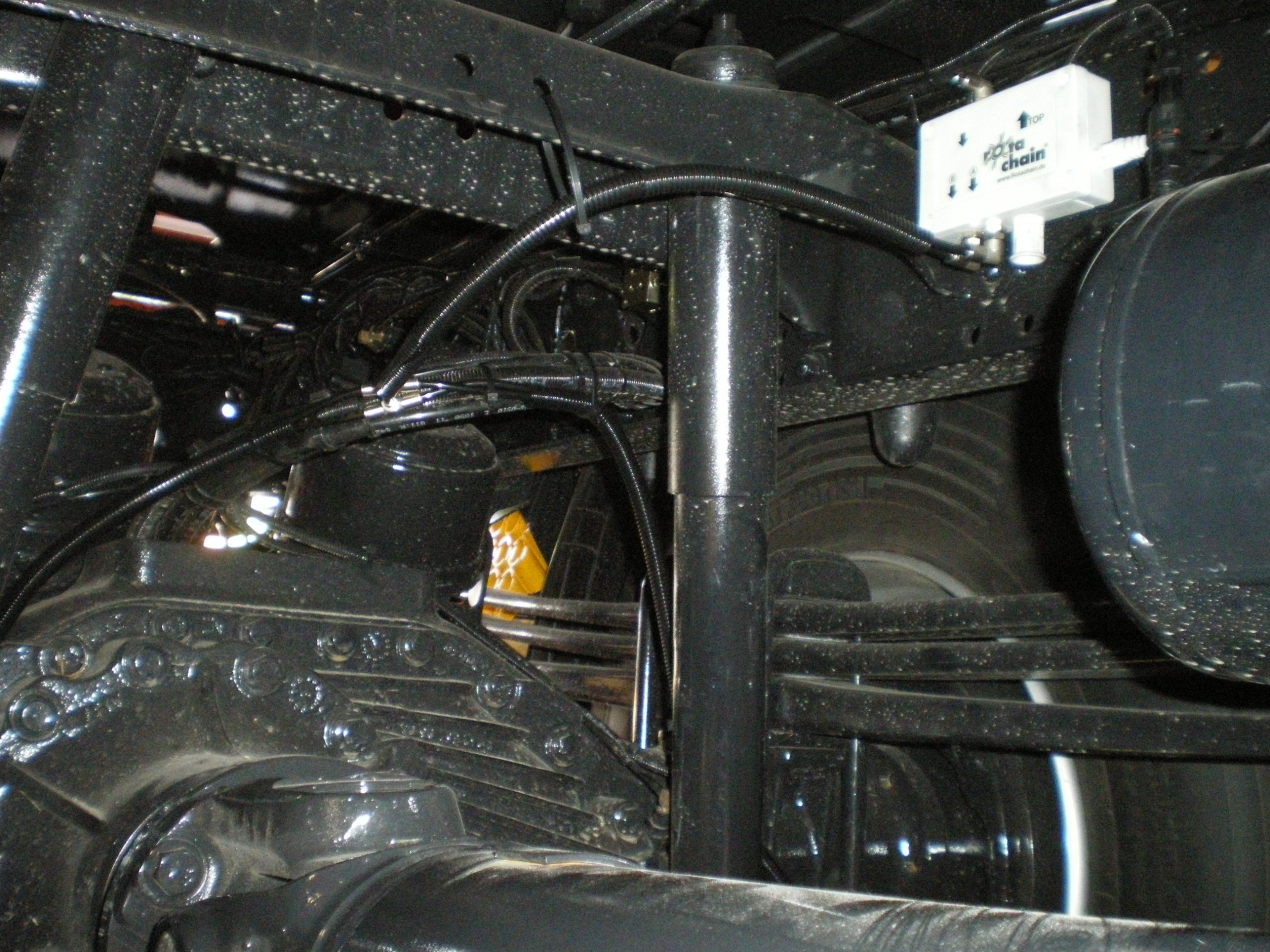 T-Stücke verteilen die Luft zu den Antriebseinheiten